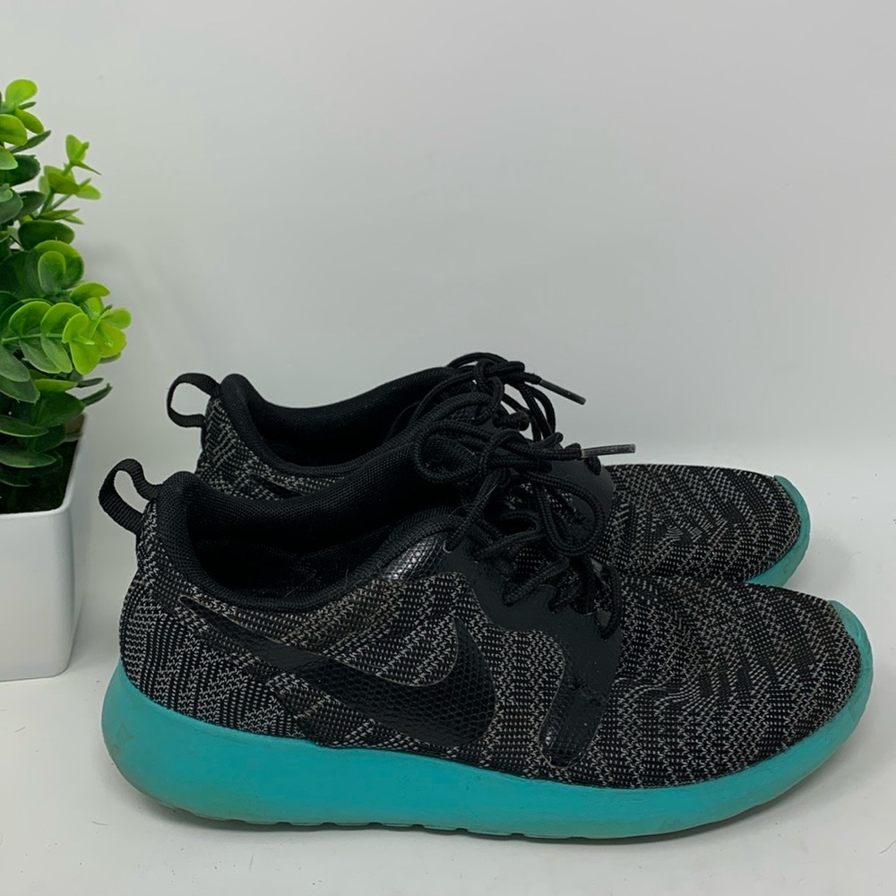 nike roshe run grey/black/blue sneakers